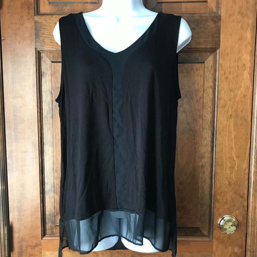 NWT Simply Styled Black Onyx V-Neck Tank Large